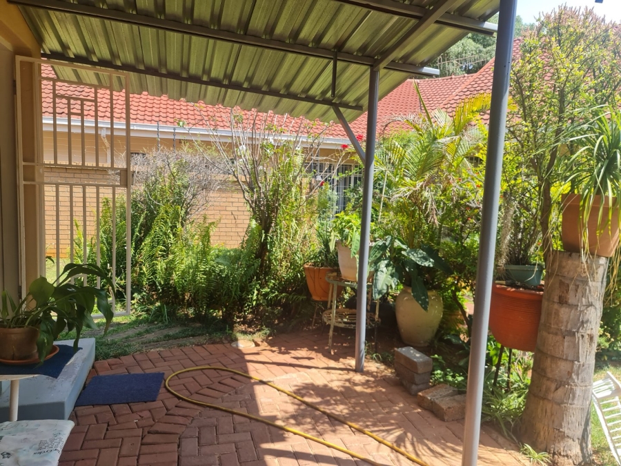 3 Bedroom Property for Sale in Protea Park North West